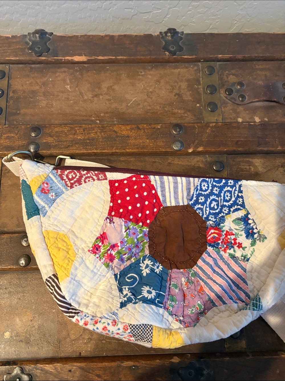Handmade from Vintage Quilt Patchwork Crossbody/Bumbag cottage core - Picture 7 of 15